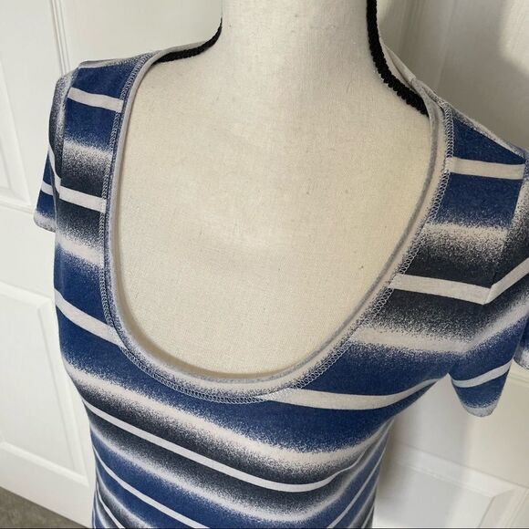 Gap Scoop Rolled Neck Short Sleeve Tee, Small - Picture 3 of 16